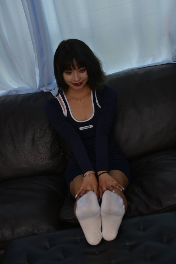 [Sexy Asian Girls Feet] NO.032 张小美展示她姓感灵活的脚丫 [158P/1.89G]