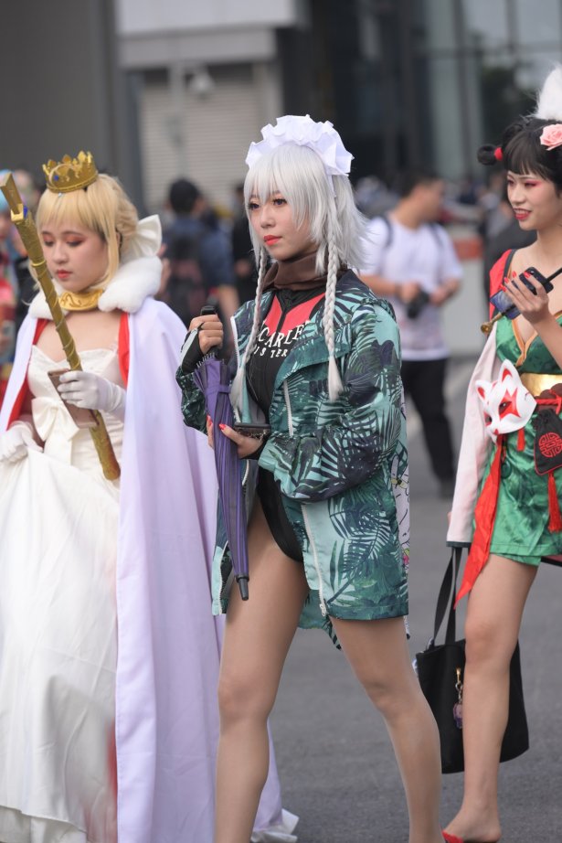 精选街拍作品 1996 程生街拍作品 – 展会闪亮亮的美长腿[270P/311MB]