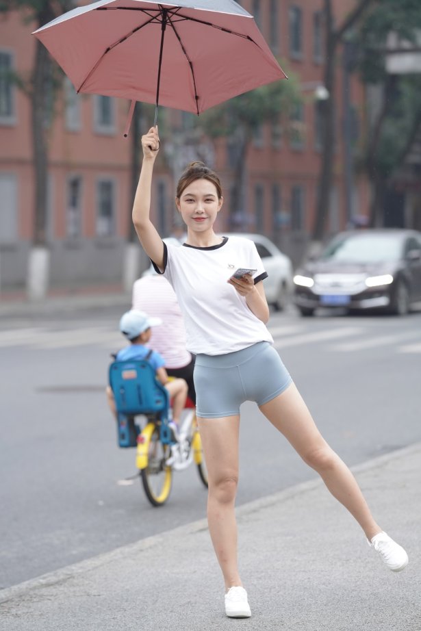 精选街拍作品 NO.1977 kaine模拍作品 – 心爱的雾霾蓝热裤女孩[789P/1.14GB]