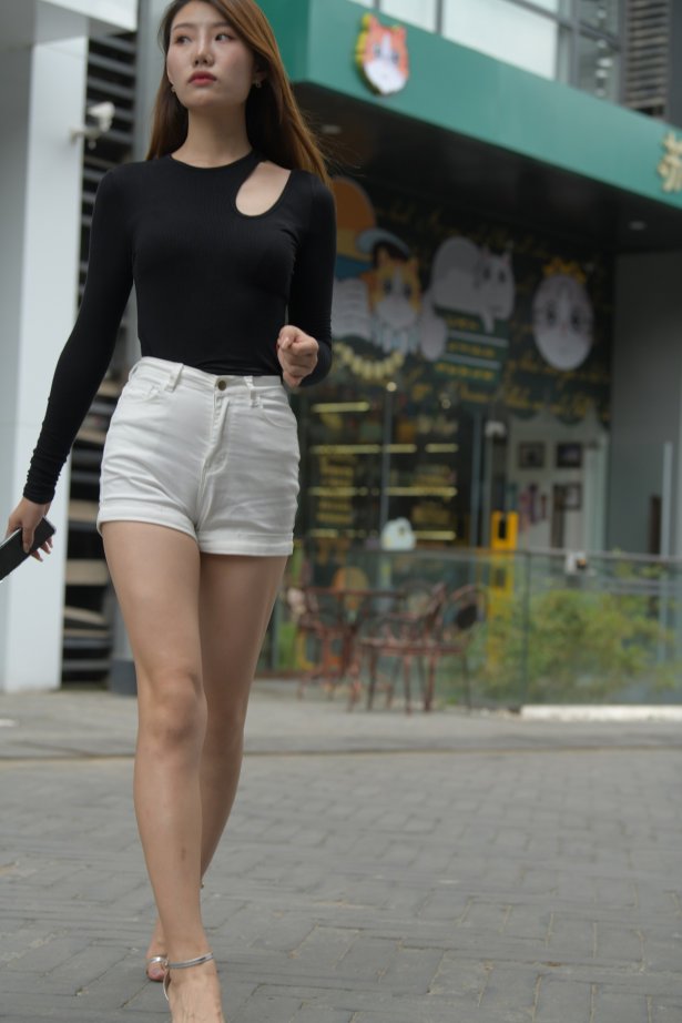 精选街拍作品 NO.2003 一始街拍作品 – 白色热裤大长腿镁钕[628P/679MB]