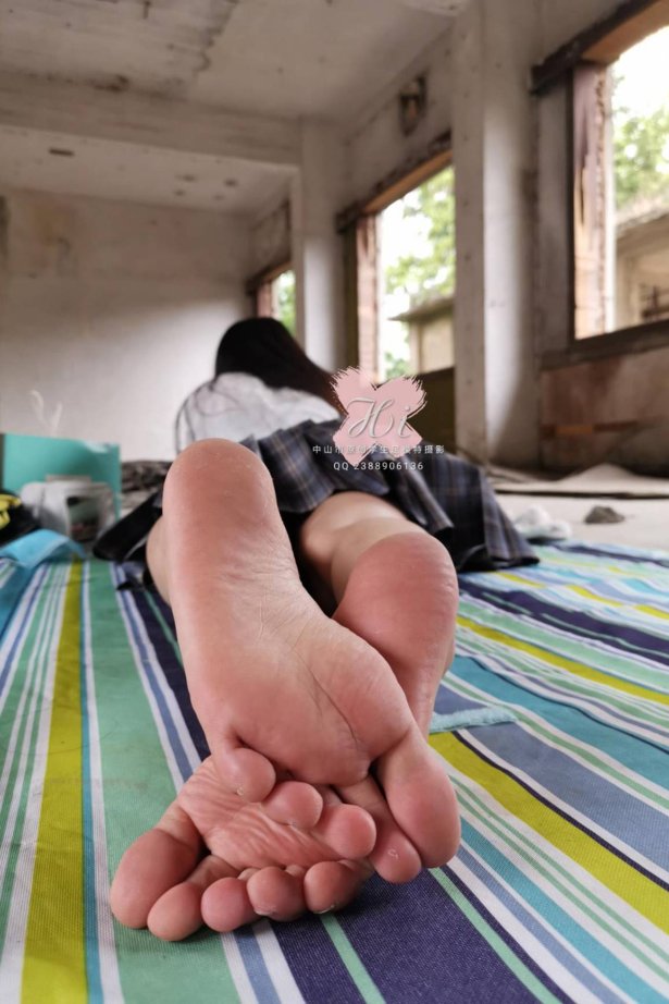 中山足模原创摄影NO.018 2021 小何 [167P/2V/1.59GB]