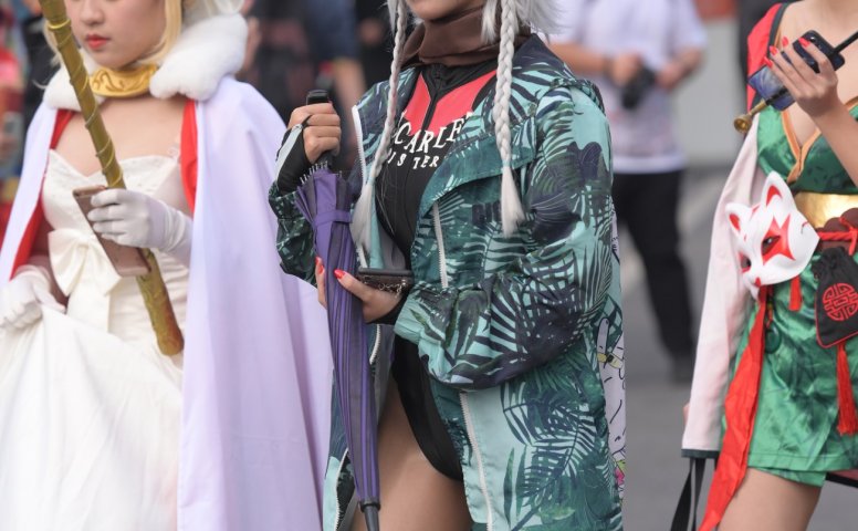 精选街拍作品 1996 程生街拍作品 – 展会闪亮亮的美长腿[270P/311MB]