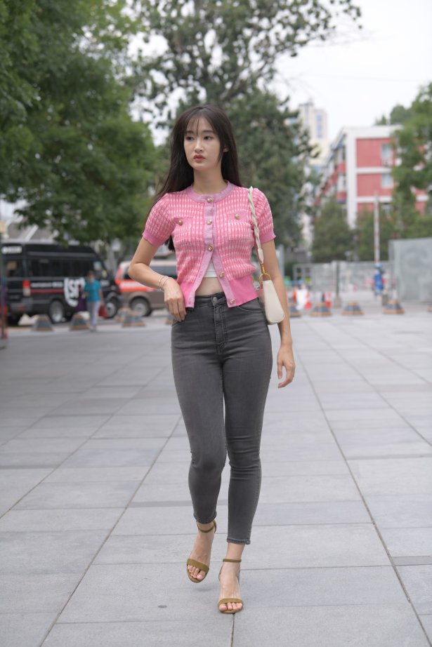 精选街拍作品 NO.2142 一只麋鹿摄影作品 – 灰色牛仔裤镁钕[291P/311MB]