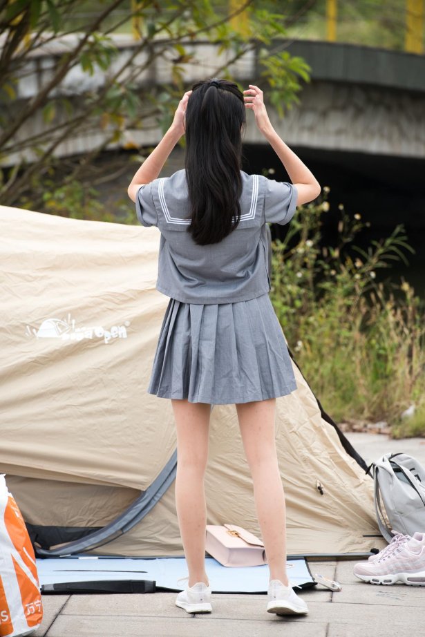 魔镜街拍 NO.051 街拍啦啦队小解解 [65P/126M]