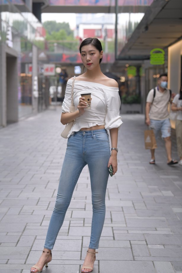 精选街拍作品 NO.2111 一只麋鹿摄影作品 – 高挑的紧牛镁钕[322P/340MB]