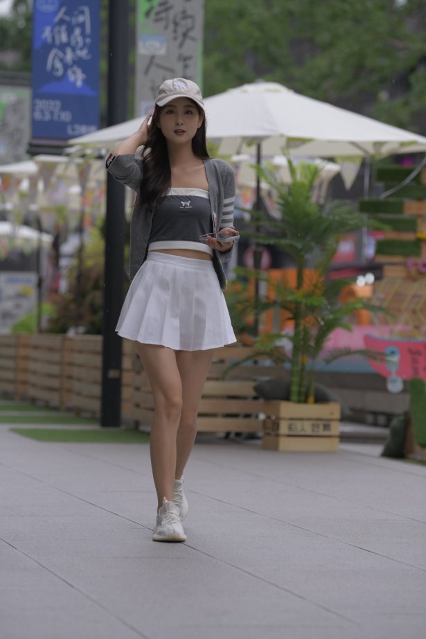 精选街拍作品 NO.2159 一始街拍作品 – 捧花的女孩[658P/712MB]