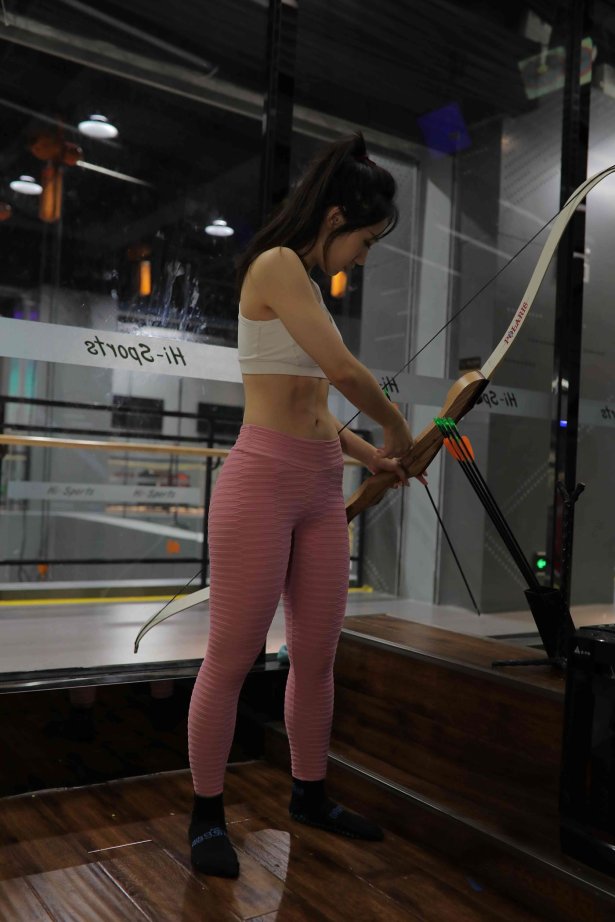 魔镜街拍 NO.035 街拍仅身裤女神 [146P/105M]