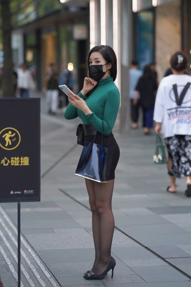 精选街拍作品 NO.2191 漂亮的黑色包屯裙镁钕[122P/200MB]