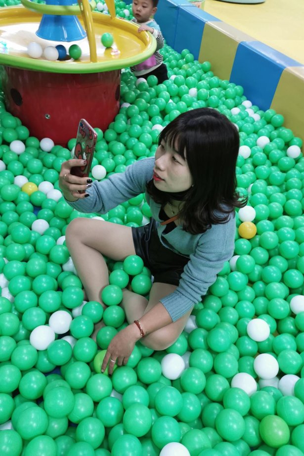 魔镜街拍 NO.057 亲子乐元 [130P/2V/1.43G]