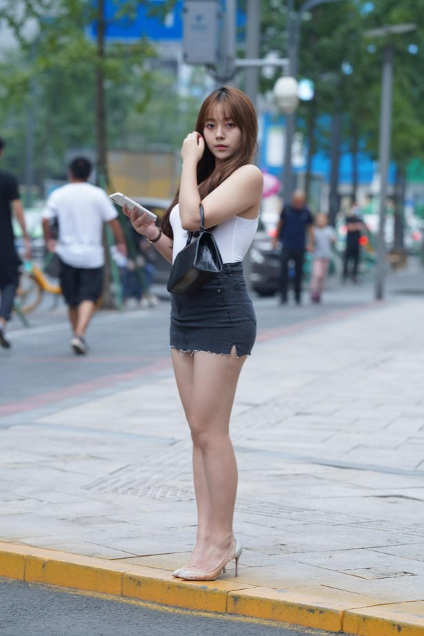 魔镜街拍 NO.131 微胖的牛仔短裙镁钕 [503P/336M]