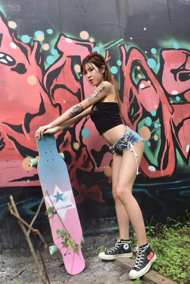 魔镜街拍 NO.128 滑板热裤小妹 [213P/181M]