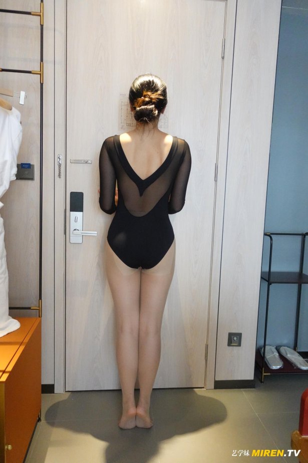 [ROSI艺XUE妹]2020.08.27 NO.179[53+1P/81MB]