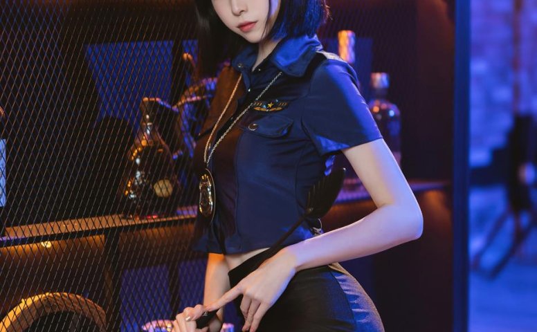 许岚(叁月life) – 黑丝至服[60P/323MB]