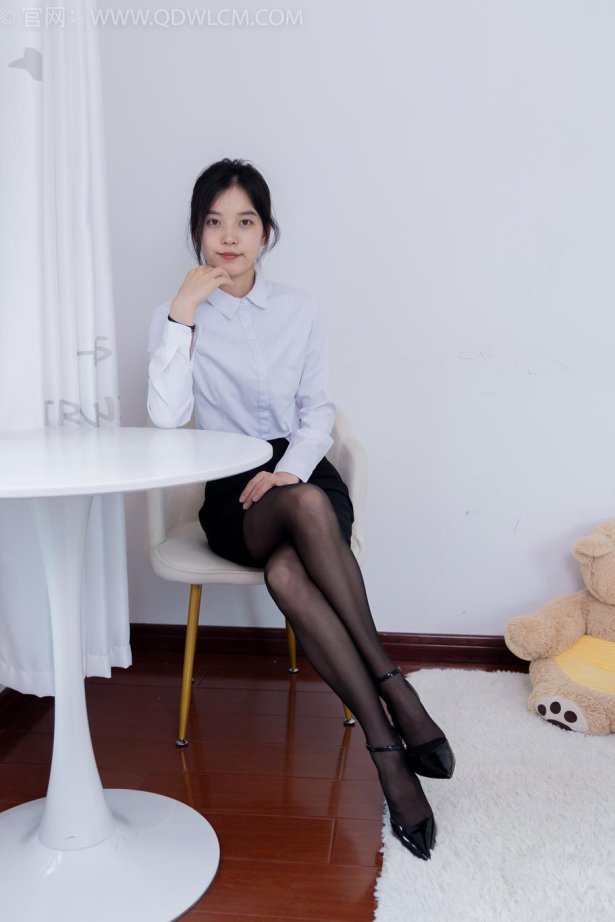 勿恋传媒 NO.1646 茯苓-悲伤小猫[152P/1V/3.62GB]