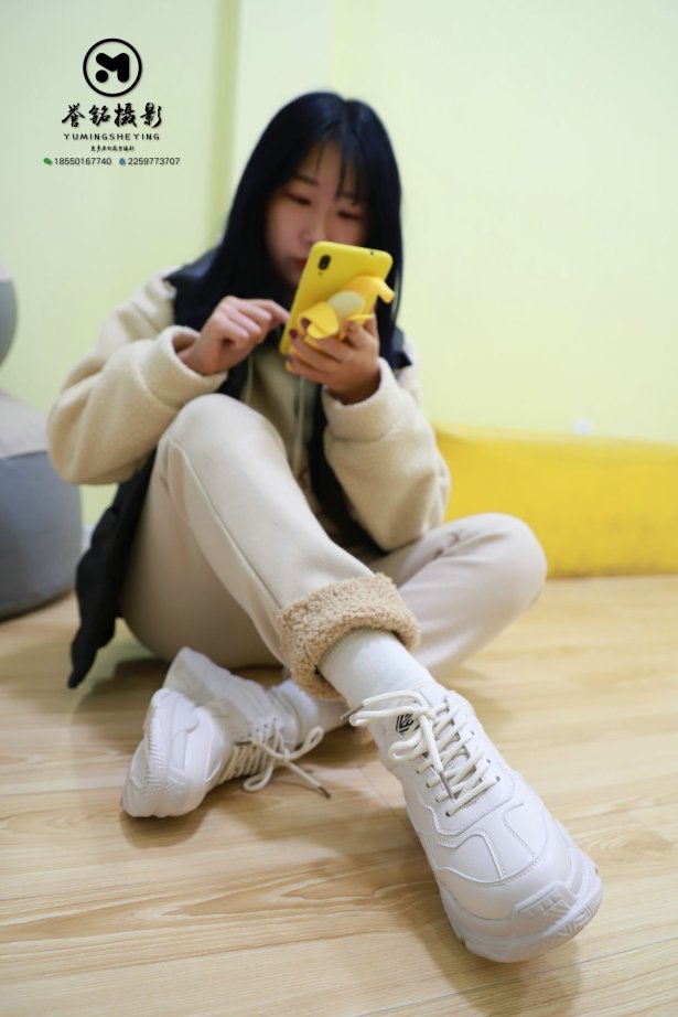 [誉铭传媒]袜足摄影 2019年 NO.083[100P/1V/872MB]