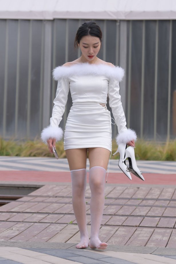 精选街拍作品 NO.2555 一只麋鹿摄影作品 – 白裙镁钕[572P/460MB]