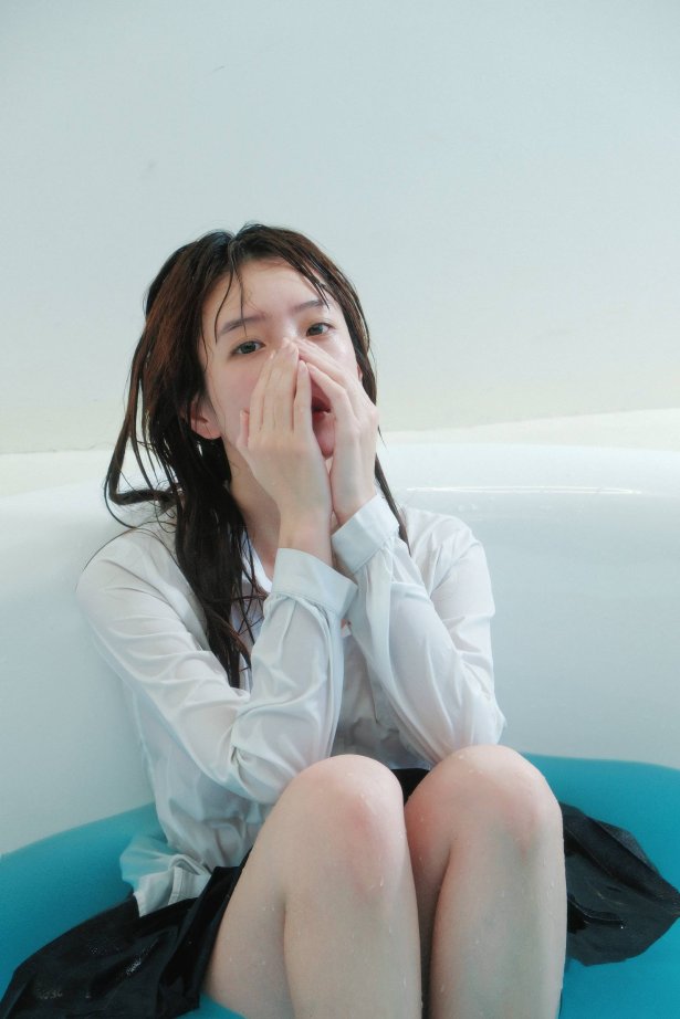 攻弦弦弦 – 蓝血[18P/239MB]