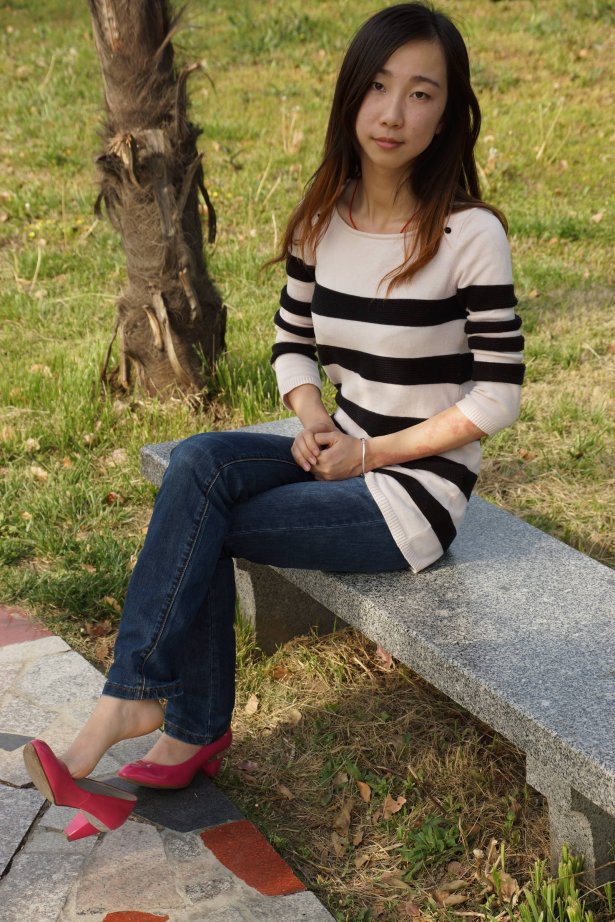 自由摄影 No.069 白净超薄的玉足 玉儿 [48P/109MB]