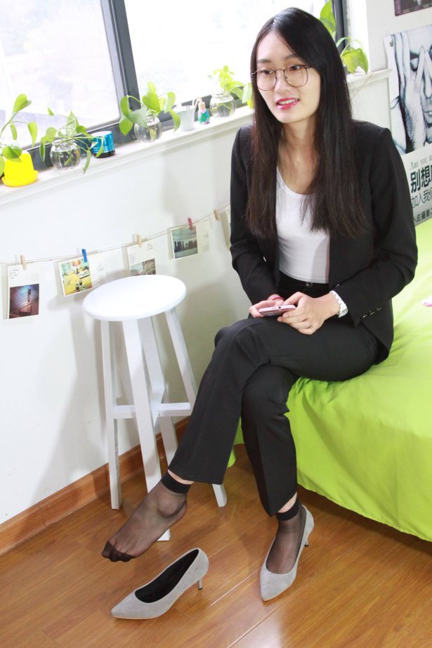 自由摄影 No.025 马上就要踏入社会的小解解一身职业装清爽美丽 [91P/220MB]