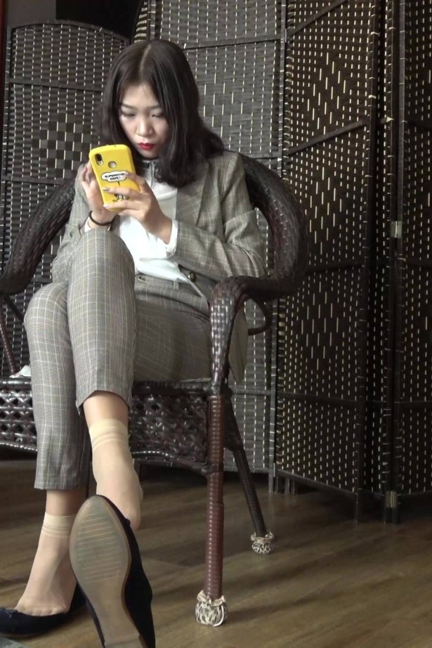 [K&M丝族视频]NO.0241 Jiahui至服短丝族秀[1V/1.18GB]