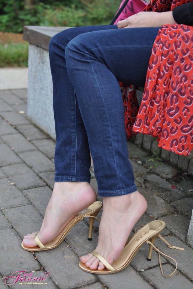 Fannie芬妮每足园 No.513 心绪盈秋 裸足高跟2[59P/168MB]