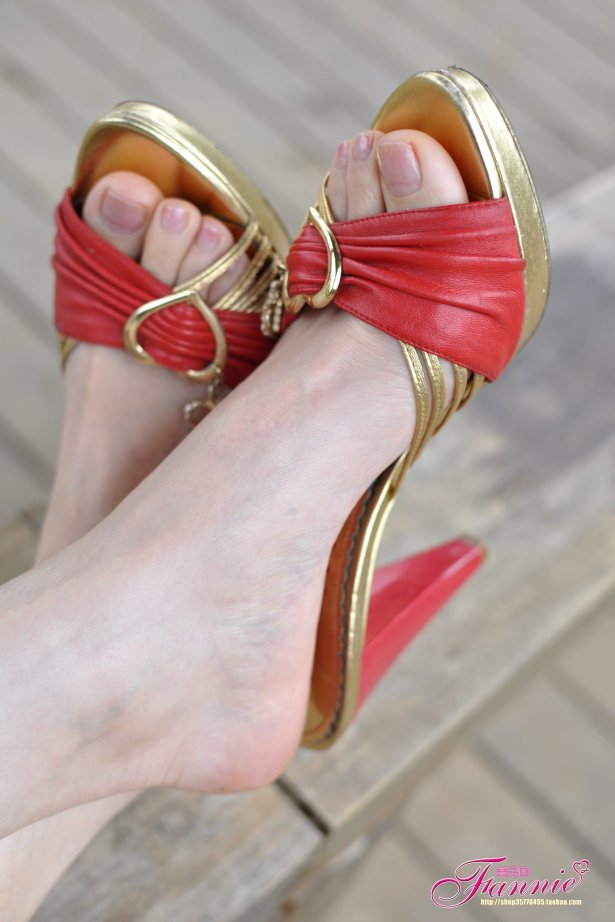 Fannie芬妮每足园 No.528 休闲时光 红凉拖[69P/199MB]