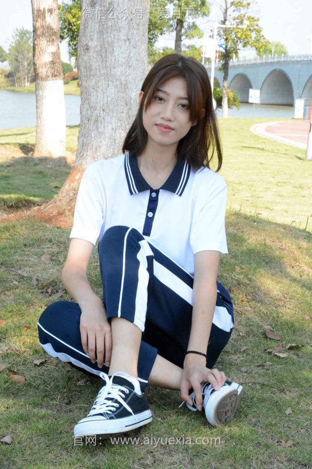 月下摄影 NO.004 秀秀~浅发校服 其实我喜欢酷酷的，今天第一期被安排了校服！[130P/1V/9.94GB]