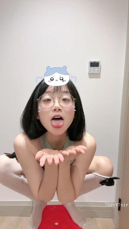 动漫博主@胜利的小生活微密圈系列 -嘉宾-白丝绿毛衣[13P/4V/18MB]