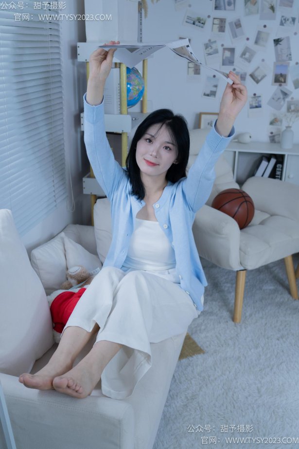 甜予摄影 NO.060 梨子-板鞋、脏白棉袜、裸足[114P/2V/9.36GB]