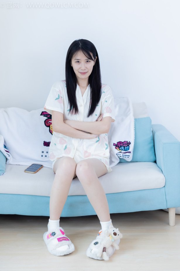 勿恋传媒2116期：菜菜-棉拖鞋、白棉袜、肉丝（脚尖加固款）[210P/1V/5.81G]