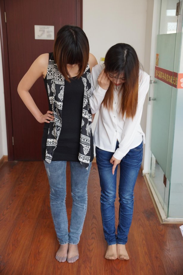 自由摄影 No.319 从丝族比到裸足 [59P/151MB]