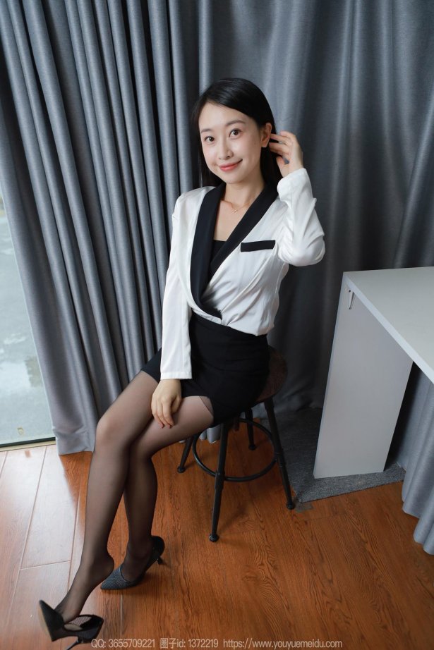 [IESS异思趣向] 2024.09.08 丝享家1840：小婕《黑白职业装（下）》[87P/87MB]