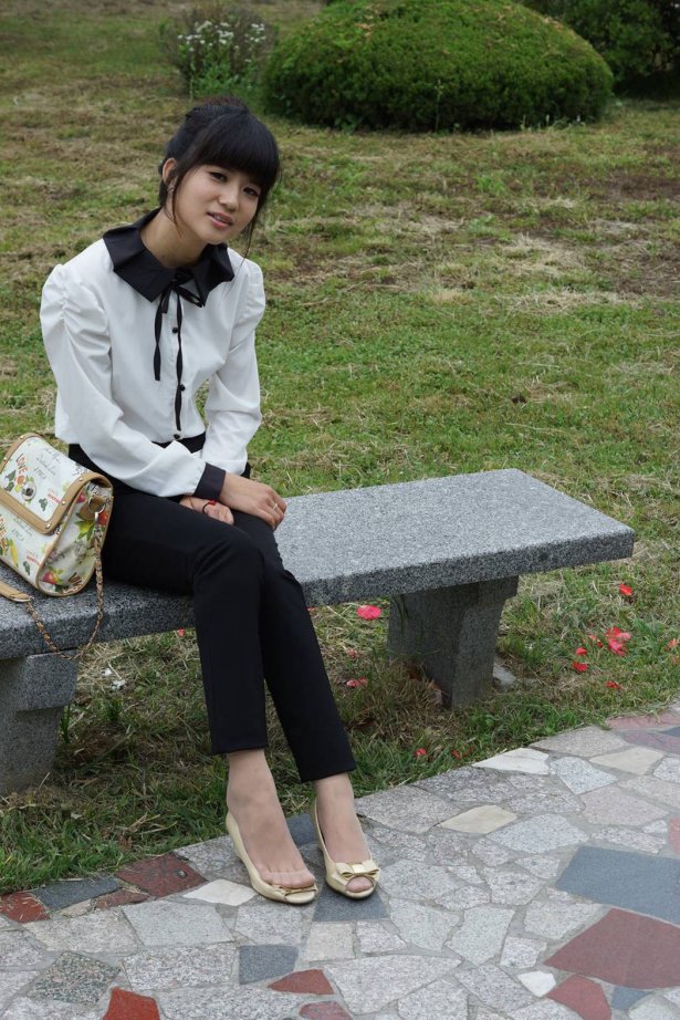 自由摄影 No.320 淡灰丝 小鱼嘴 镁钕 [61P/177MB]