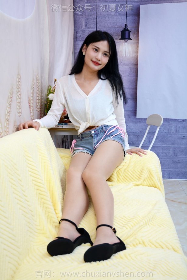 初夏女神 NO.234 幺幺 职业微笑[100P/1V/4.40GB]