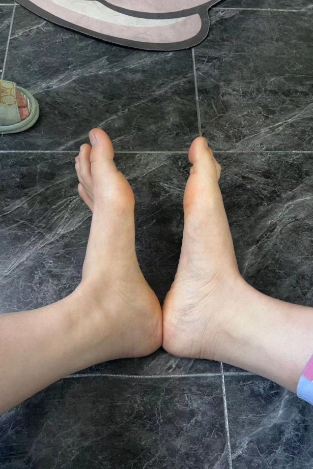 脚模面试脸足同框套路系列-050-170 106 39 黑丝内裤[12P/2V/11MB]