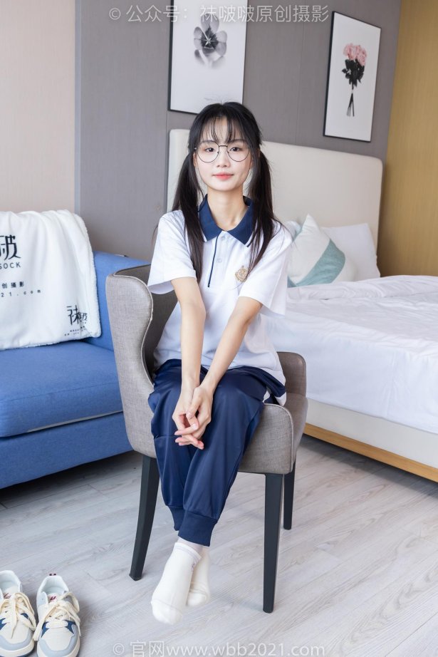 [BoBoSocks袜啵啵]NO.446 甜甜圈 板鞋、白棉袜、白丝、校服裤里丝[150P/1V/6.08GB]