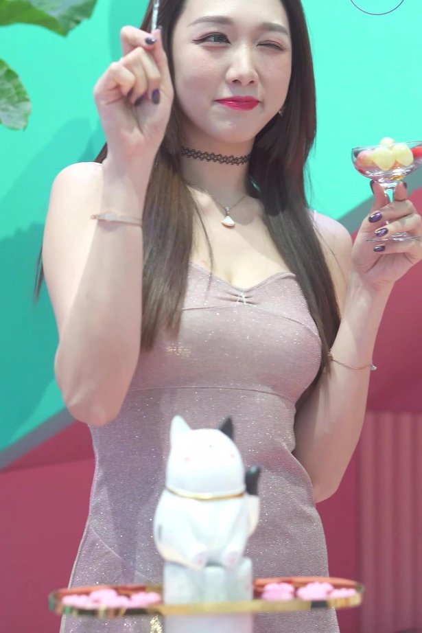 NO.0224 2021 广州车展 Racing Model 车模随拍13[1V/398MB]