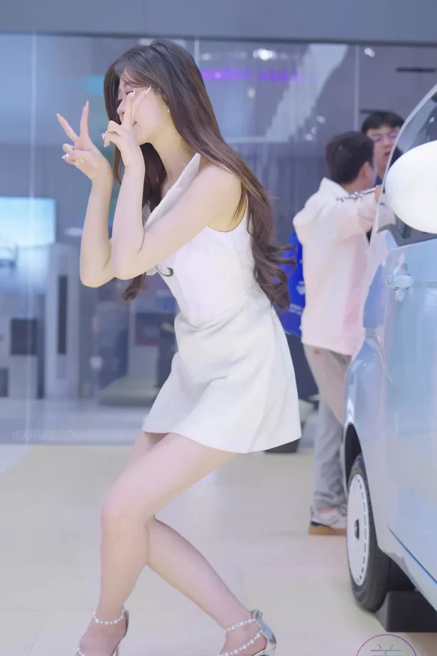 NO.0472 2023 广州车展 Racing Model 车模抖音网荭随拍20[1V/232MB]