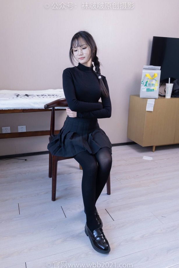 [BoBoSocks袜啵啵]NO.523 甜甜圈-皮鞋、厚黑丝[145P/1V/6.12GB]