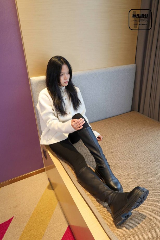 御足摄影 NO.022 – 长靴白袜裸足[95P/1V/2.89GB]