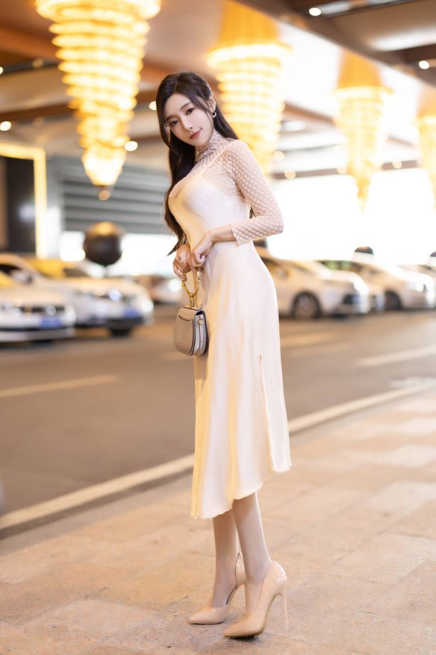 王馨瑶Yanni – 白色丝袜[121P/752MB]