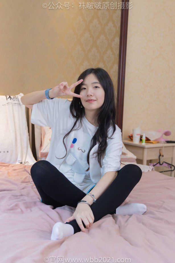 [BoBoSocks袜啵啵]NO.516 小甜豆-板鞋、厚黑色踩脚裤袜、白棉袜[145P/1V/7.18GB]