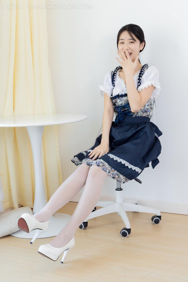 勿恋传媒 NO.2365 菜菜-高跟鞋、薄白丝、裸足[260P/1V/5.98GB]