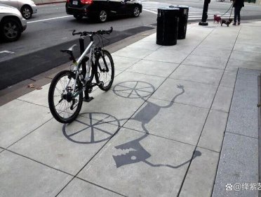 太有趣了，影子竟然变成小怪物，让人既惊讶又惊喜