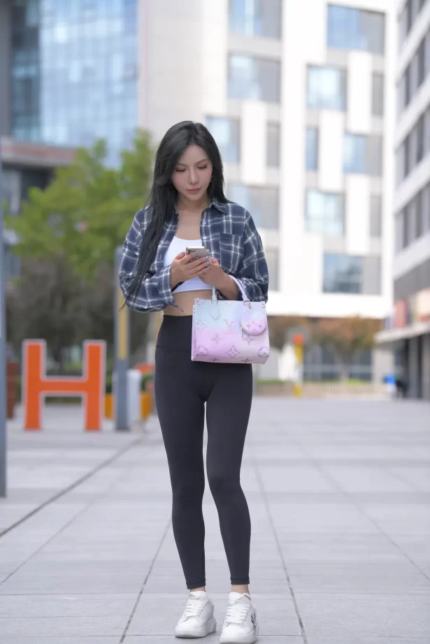 精选街拍作品 NO.6181 一始街拍作品 – 黑色瑜伽裤镁钕[672P/1.24GB]