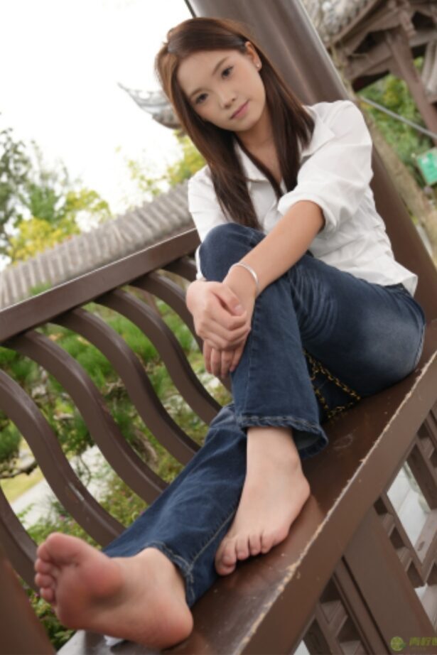 青柠映画 125期 兰兰 凉亭 [127P/2V/7G]