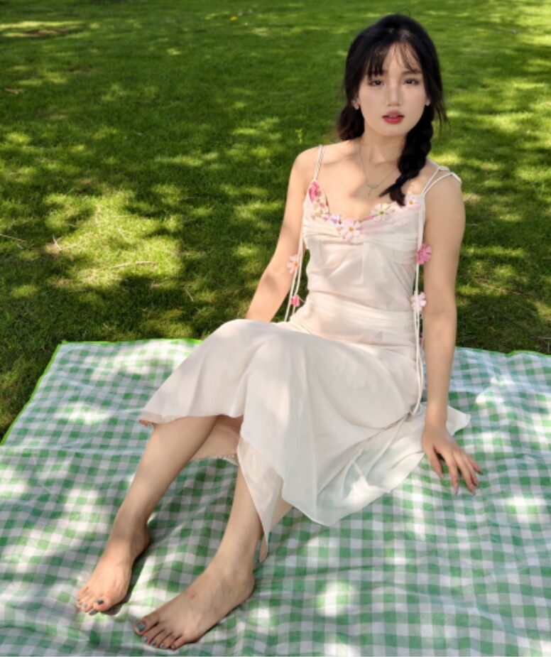 麻花辫小妹 某个人摄影师原创约拍 [330P/87V/3.9G]