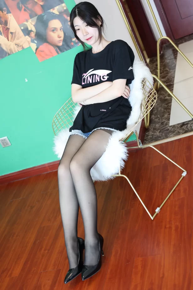 三禾摄影 NO.017 牛仔短裤 黑丝 高跟[251P/1.19GB]