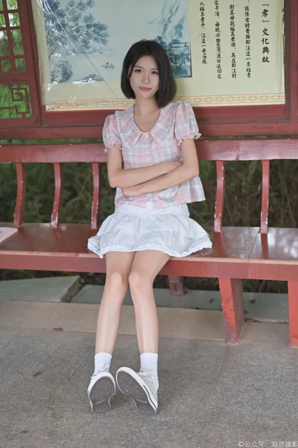 凝思摄影 NO.037 小睿-短裙、短白袜、平底鞋[150P/1V/5.85GB]