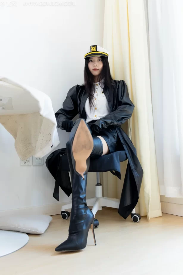 勿恋传媒 NO.2527 茯苓-高跟长靴、薄肉丝、揉脚[174P/1V/3.86GB]